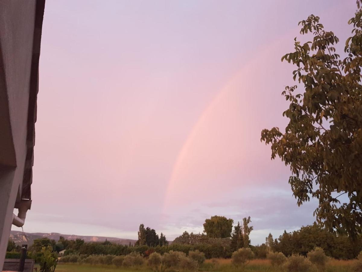 Mas Provencal Βίλα Sénas Εξωτερικό φωτογραφία